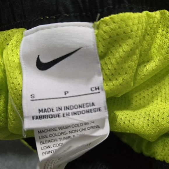 NIKE Shorts Volley Swim Trunks Mens Mesh-Lined Size Small Green Elastic Waist
